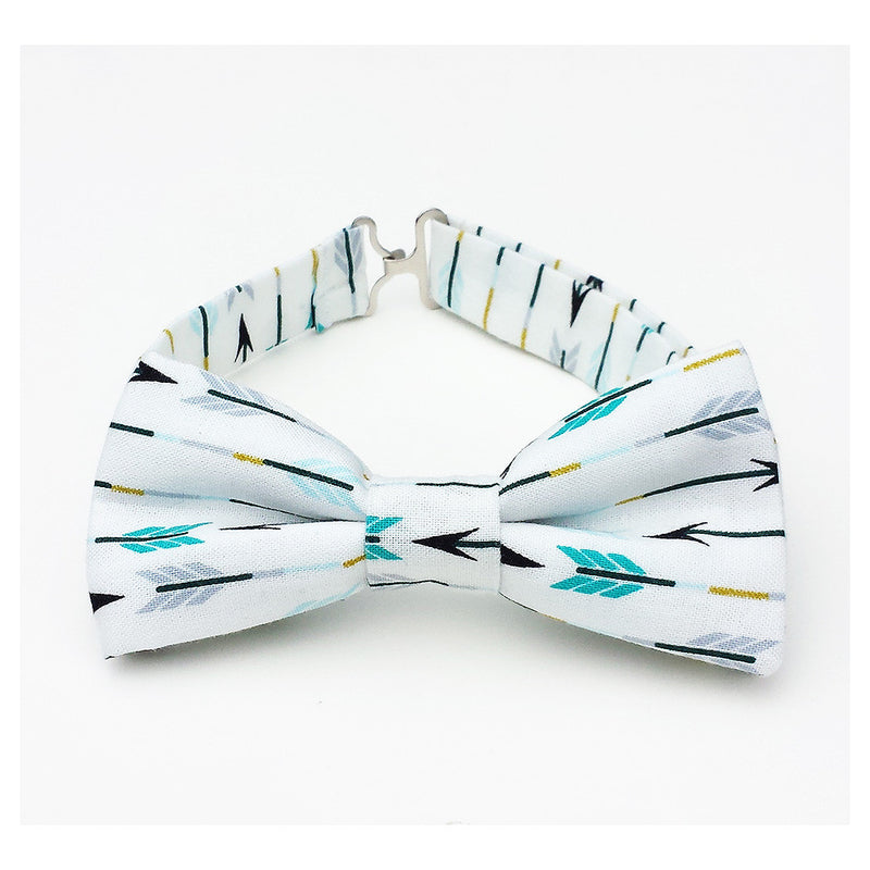 White bow tie with arrow print for boys