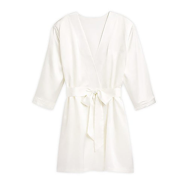 Silky white bridesmaids robes